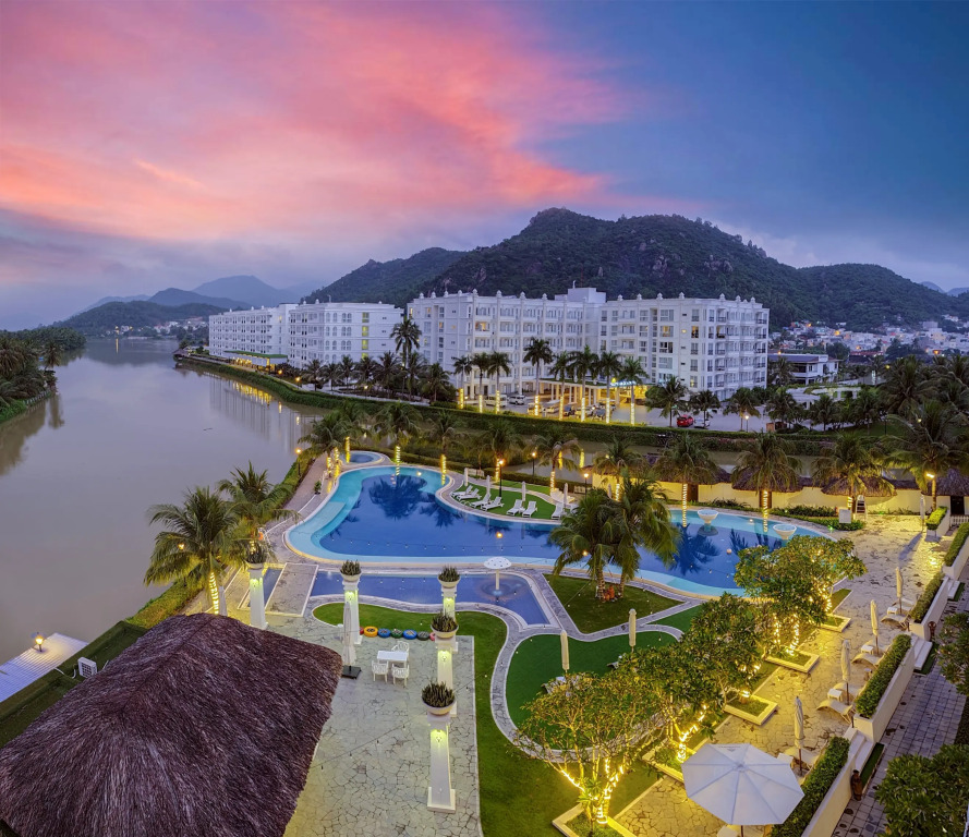 Cham Oasis Nha Trang Resort Condotel