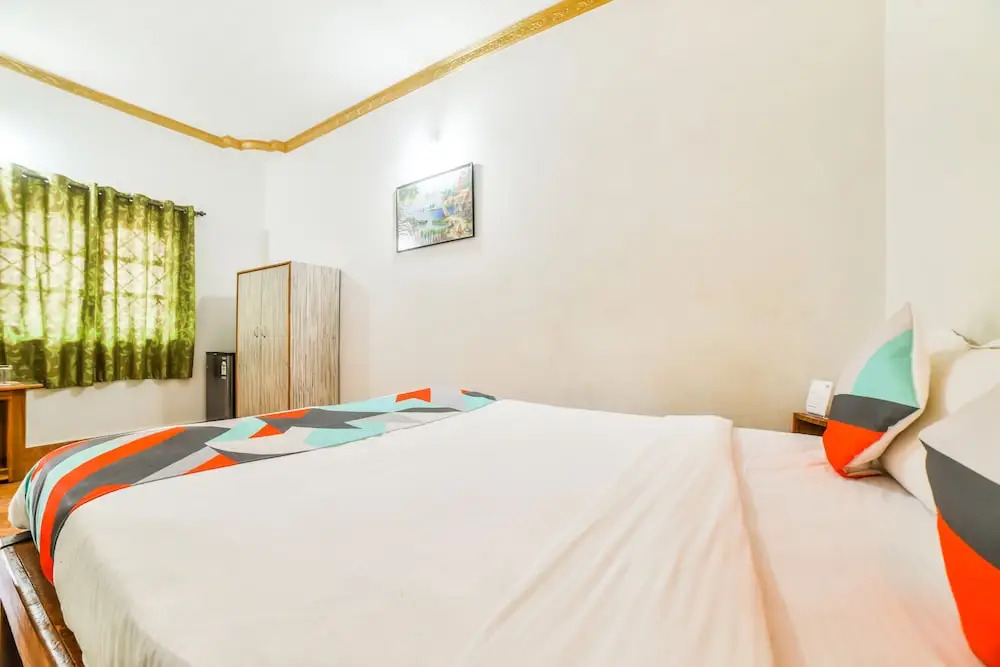 FabHotel Arpora Lakeview