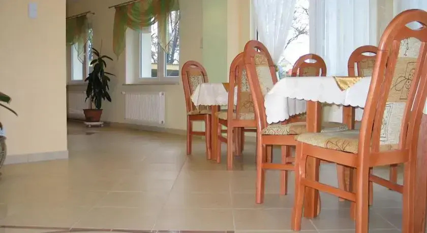 Hotel Pod Platanami