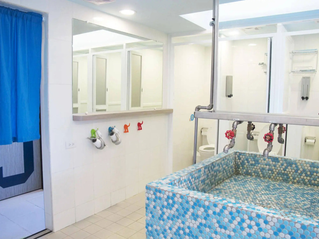Uno Backpackers Inn