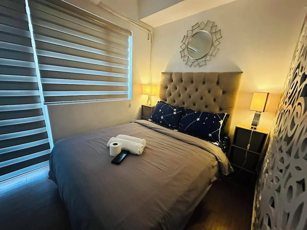 One Bedroom WBalcony Near Bgc Netflix