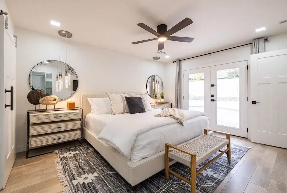 Phoenix 22nd St 4 Bedroom Home by RedAwning