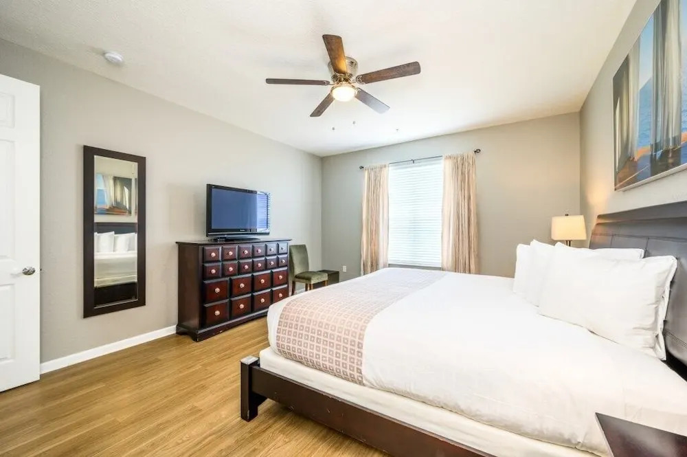 Epic Universe 3 Bedroom Premium Lakeview Condo-1012