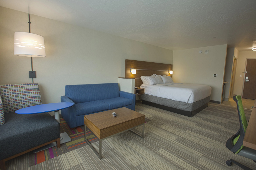 Holiday Inn Express & Suites Boise Airport by IHG