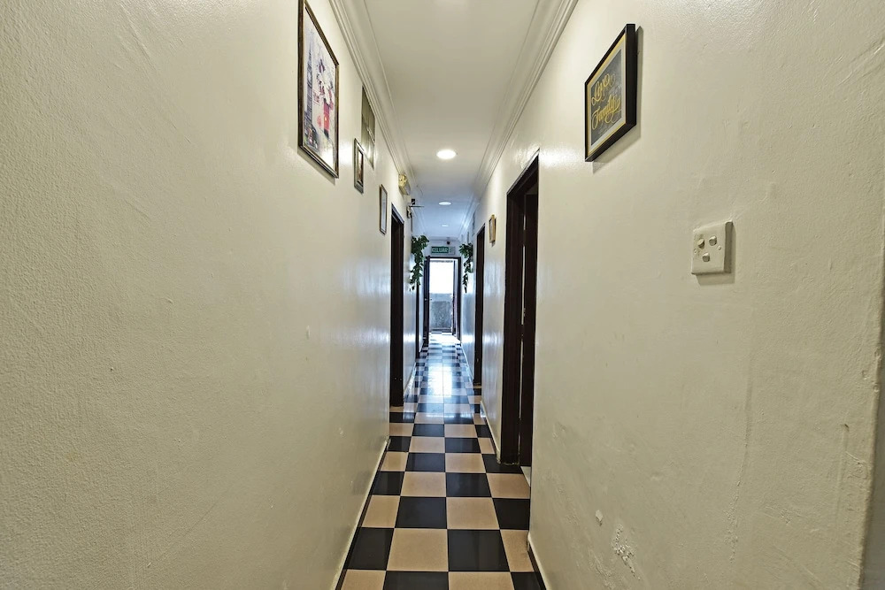 OYO 90806 Rumah Tumpangan Laut Selatan