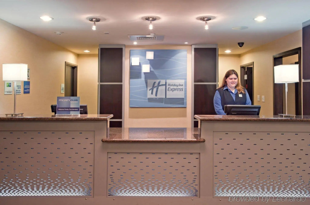 Holiday Inn Express Hotel & Suites Beaumont Northwest by IHG