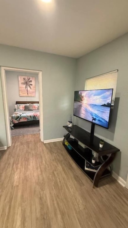 1 Bed Room Pool Steps to Beach
