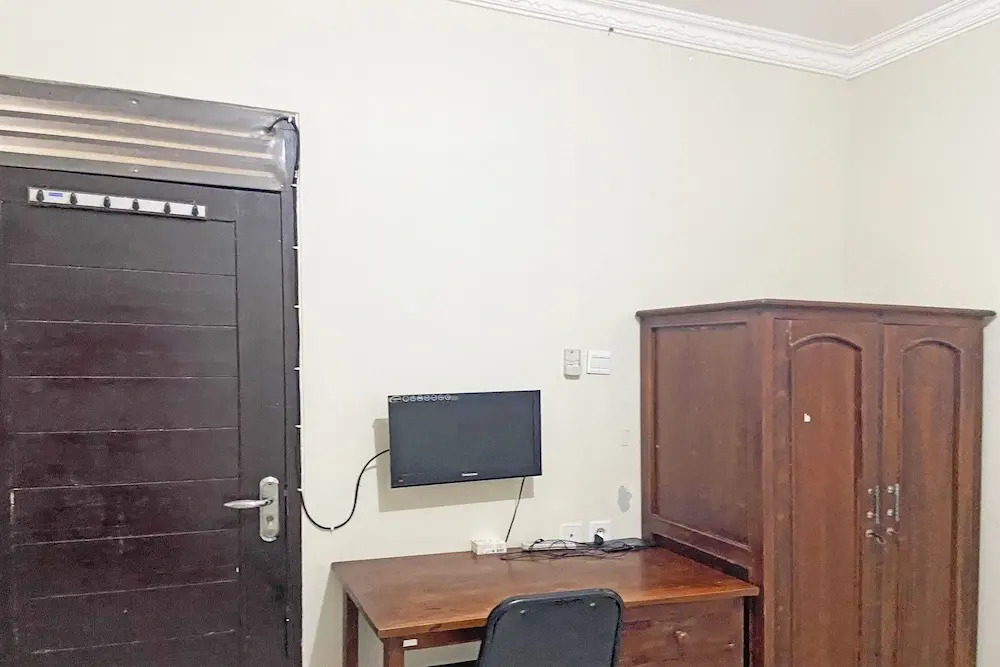 SPOT ON 92037 Jokotole 2 Homestay