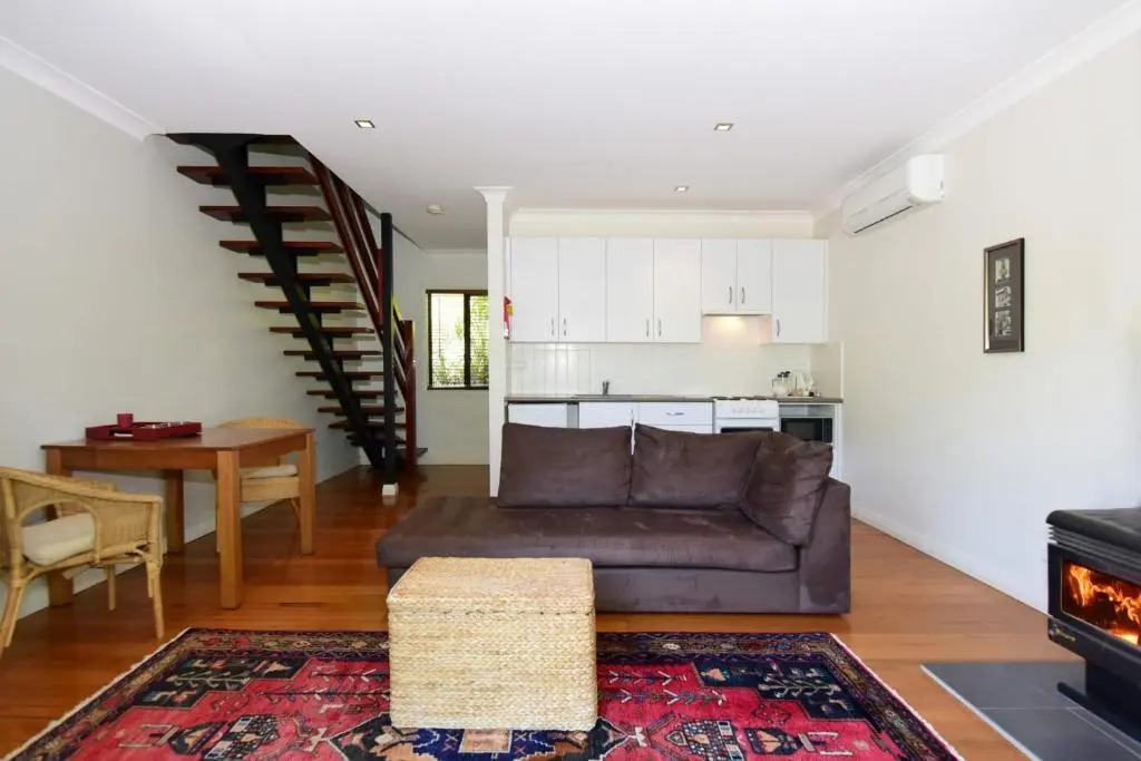 Cloudsong Chalet 4 - Close to the village centre!