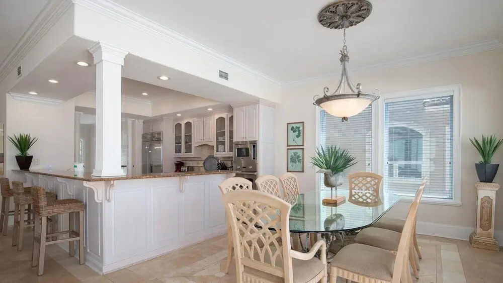 Gulf Front, Pool, Hot Tub- 2 Kitchens - Elevator