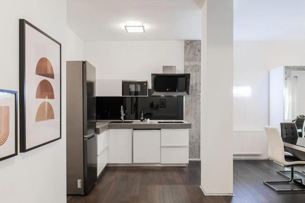 Industrial 1BR Apartment in Ampelokipoi Area by UPSTREET