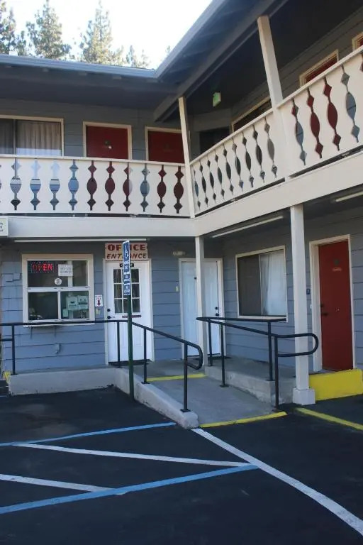 Thunderchief Inn