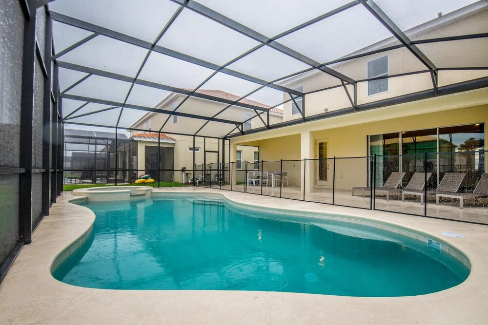 Solterra - 7004 Oak Wood Street
