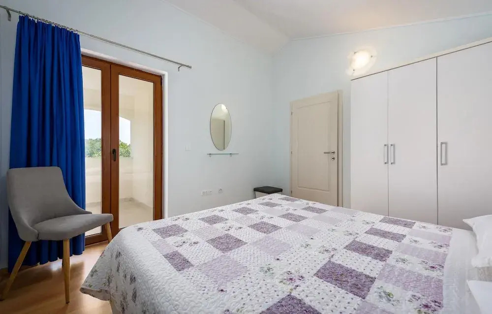 Three-Bedroom Holiday Home In Tinjan