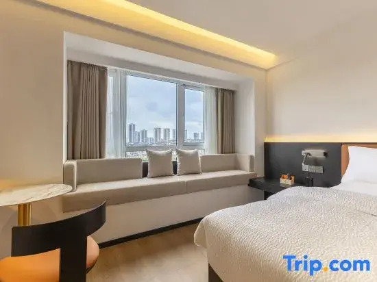 Micheng Lively Hotel (Guanshanhu Shijicheng)