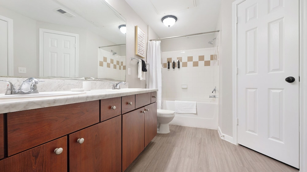 Landing Apartments near Downtown Corpus Christi