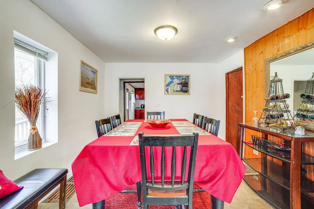 Dog-friendly Michigan City Home - 3 Mi to Beach!