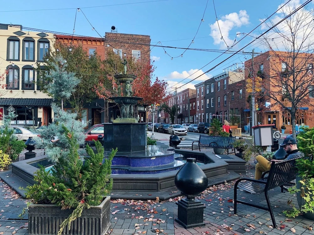 East Passyunk Trendy Apartment