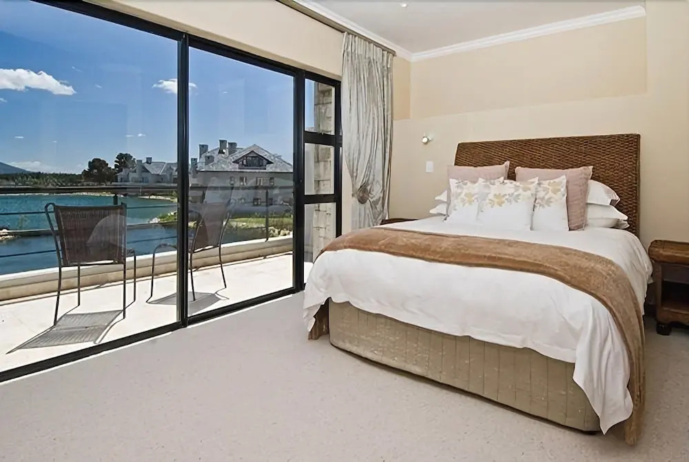 Pearl Golf Lodges
