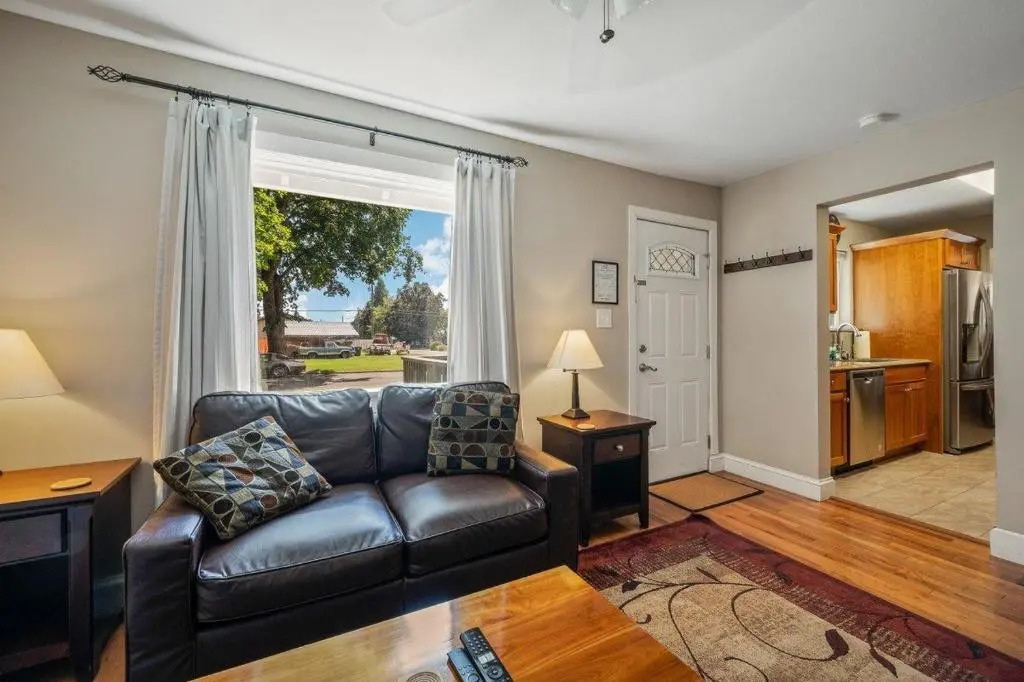 Cozy Green Cottage Coeur d Alene ID
