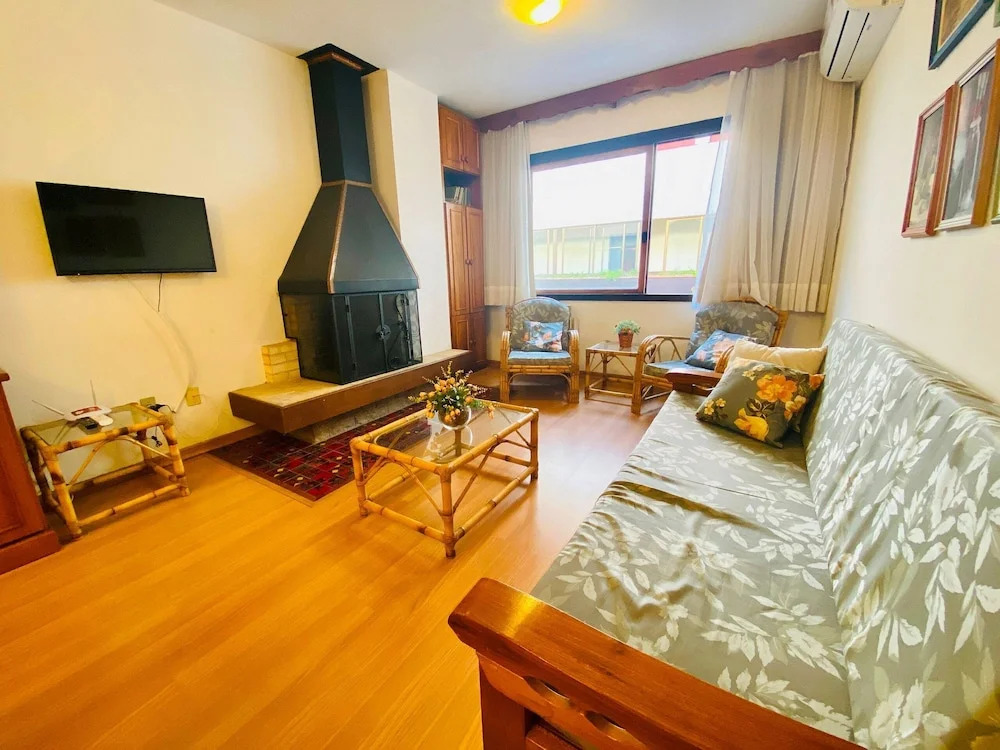 Apartamento a 3 quadras da Rua Coberta