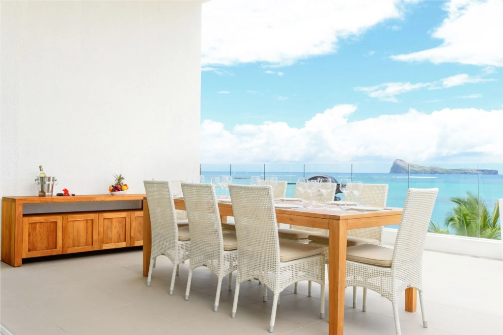 Myra Seafront Suites by LOV Mauritius