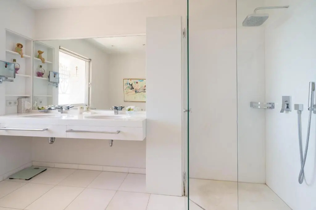 7,000 sqm Luxurious Villa with Panoramic Sea Views Multiple Gardens & Two Pools