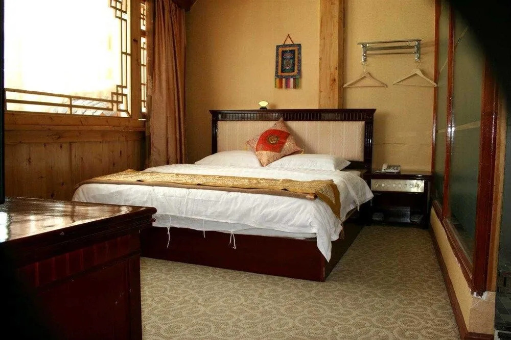 Shangri-la Tibetan Family Inn