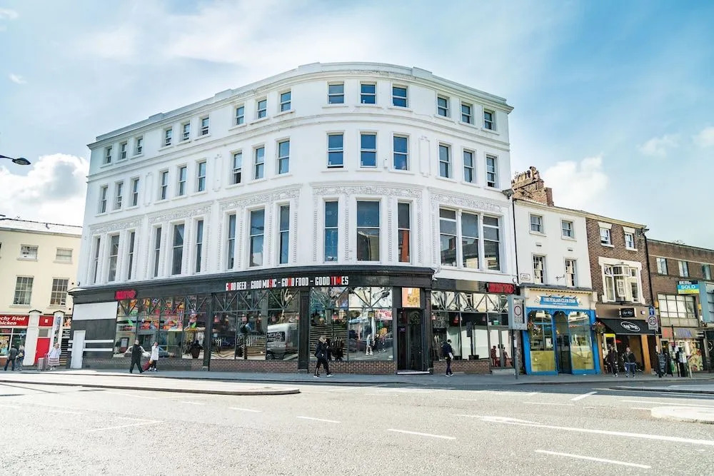 St Lukes Building