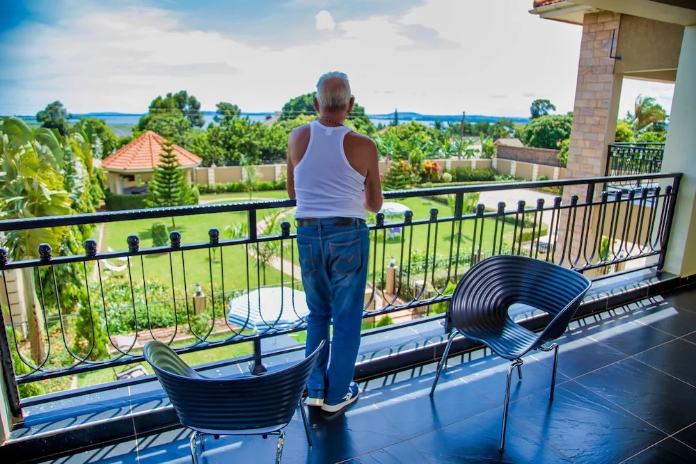 Lakepoint Villa