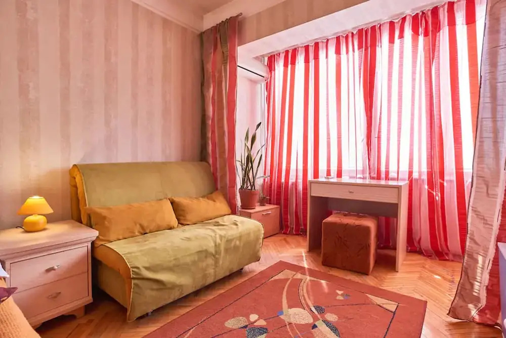 Апартаменты Home-Hotel, ул. Раисы Осипкиной, 7А