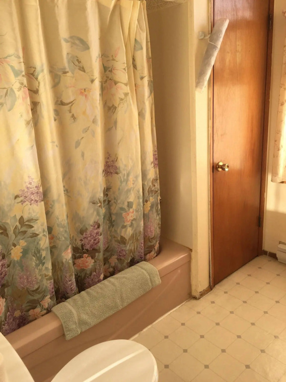 Apostoles Greek Restaurant and Vacation Rentals
