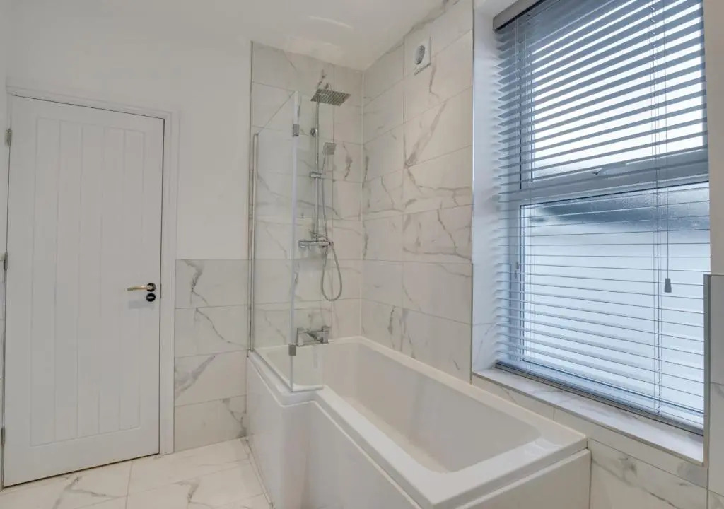 Drws Nesaf Cardiff Townhouse