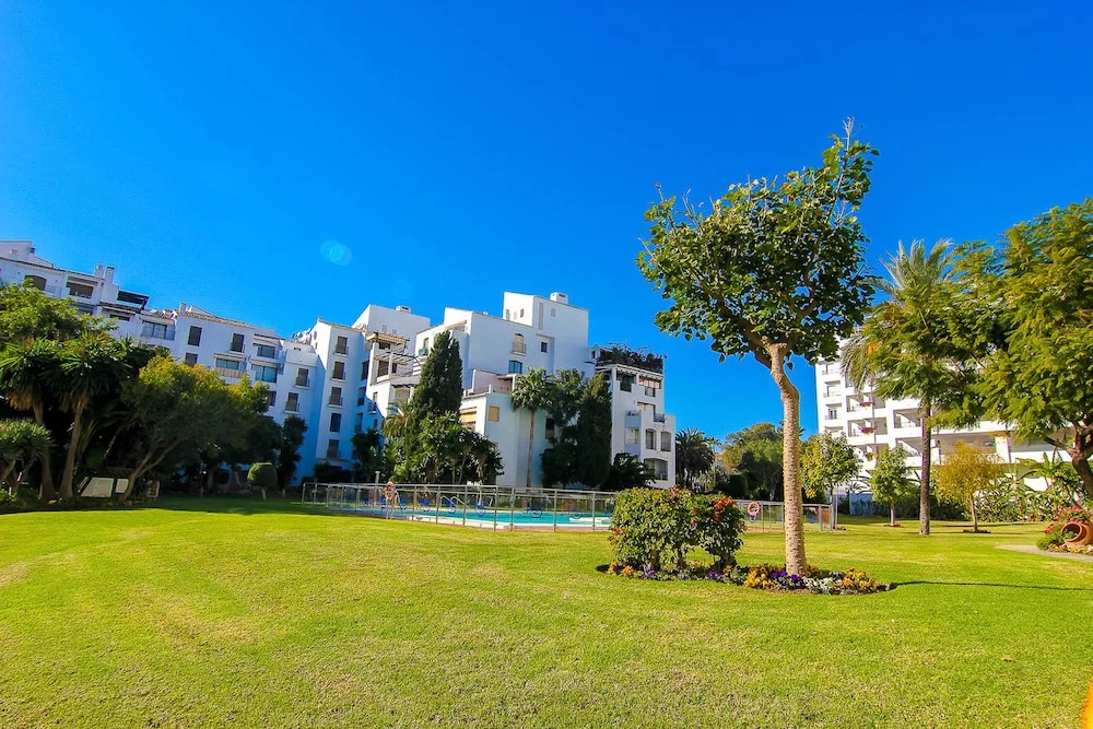 Oleholidays Jardines de Puerto Banús Centro 50 m. Playa