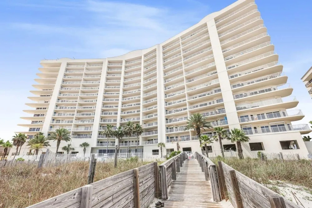 Admirals Quarters 508- Luxury Beachfront Condo 3 Bedrooms 3 Baths 5th Floor
