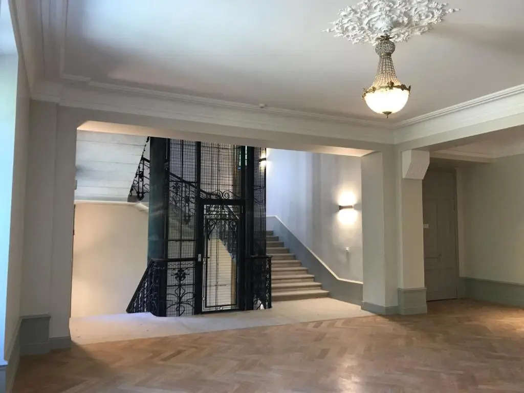 Studio 329