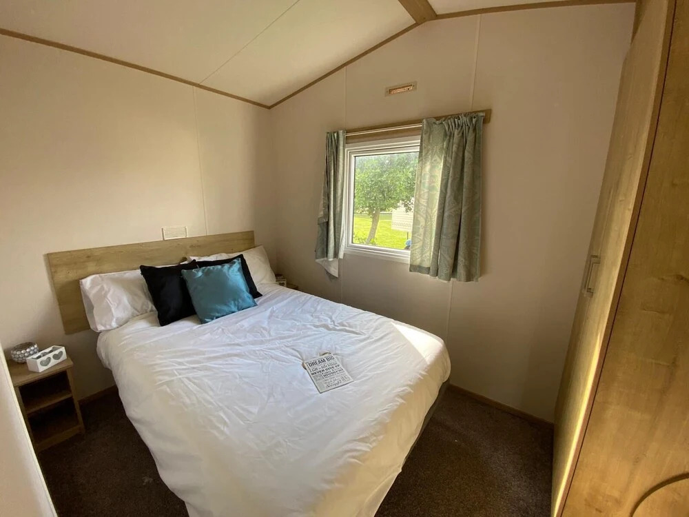 A Stunning Spacious Holiday Caravan at Seawick