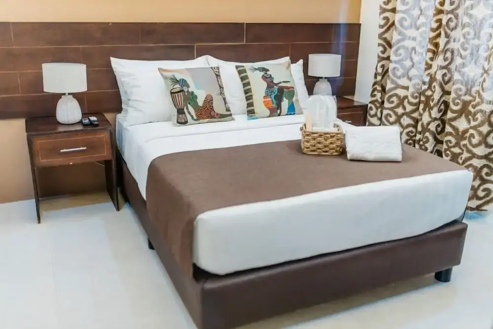 Spacio Caliraya Bed & Breakfast