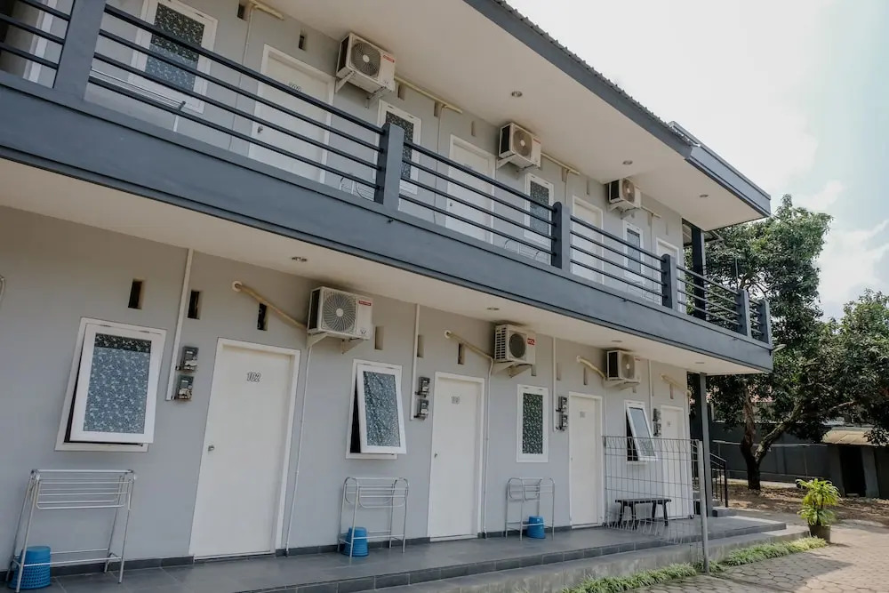 J3 Residence Syariah by OYO Rooms