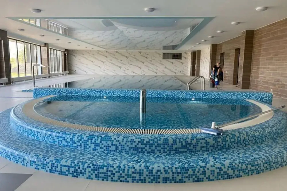 Apartment by Dziwna River With Pool Access