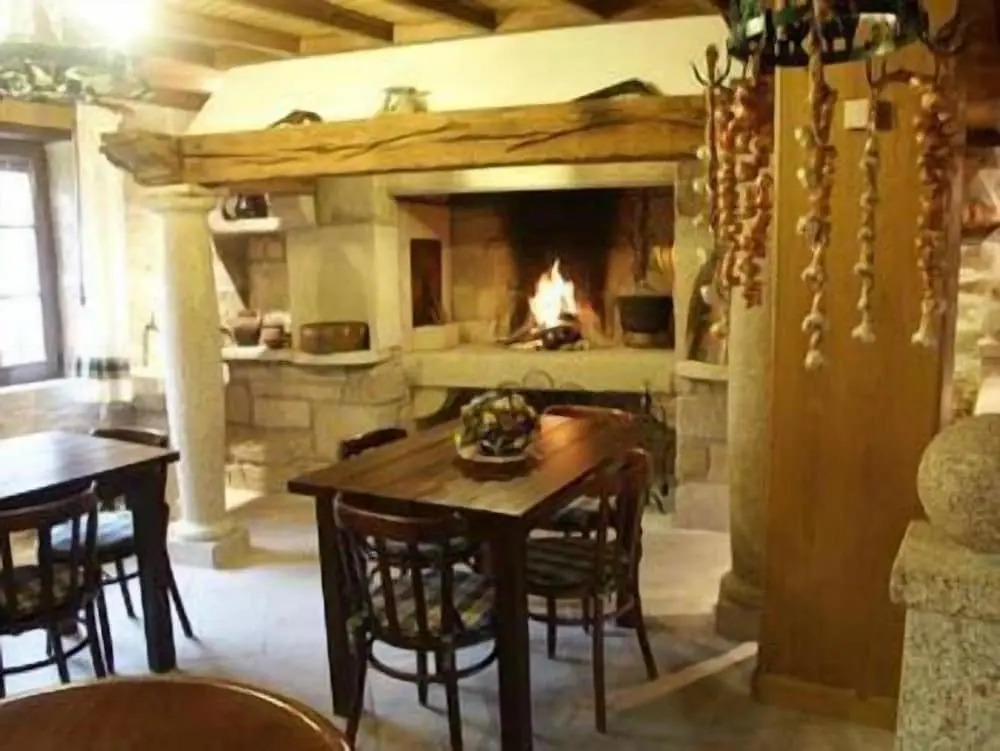 Casa Antiga Do Monte