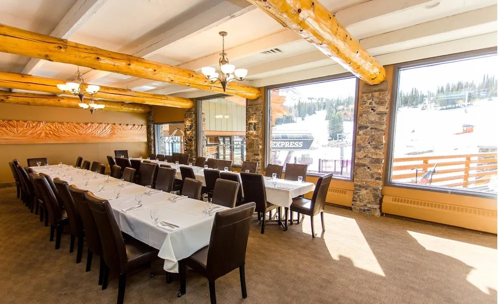 Sunshine Mountain Lodge