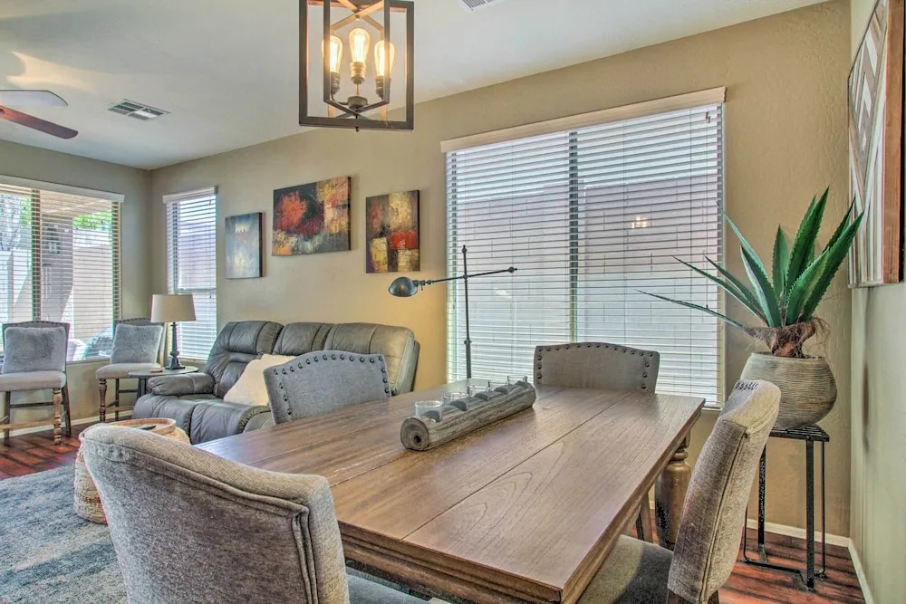 Pool Access! Snowbird Retreat in North Phoenix