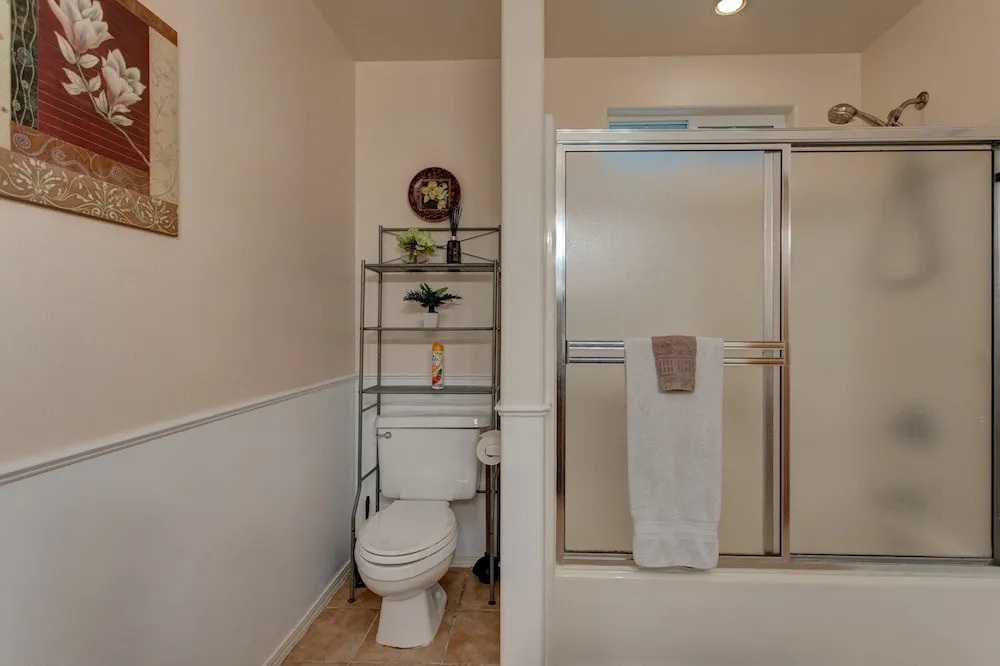Hale O Makani 3 Bedroom Home by RedAwning