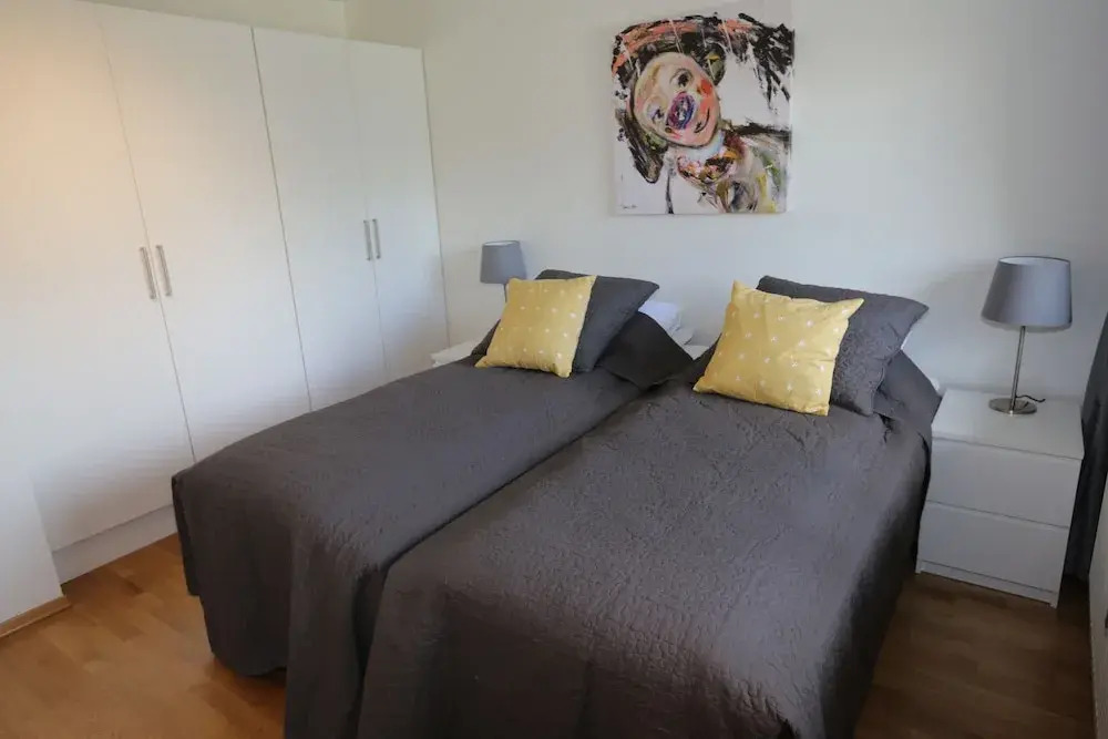Sentral 3 roms top leilighet med gratis parkering