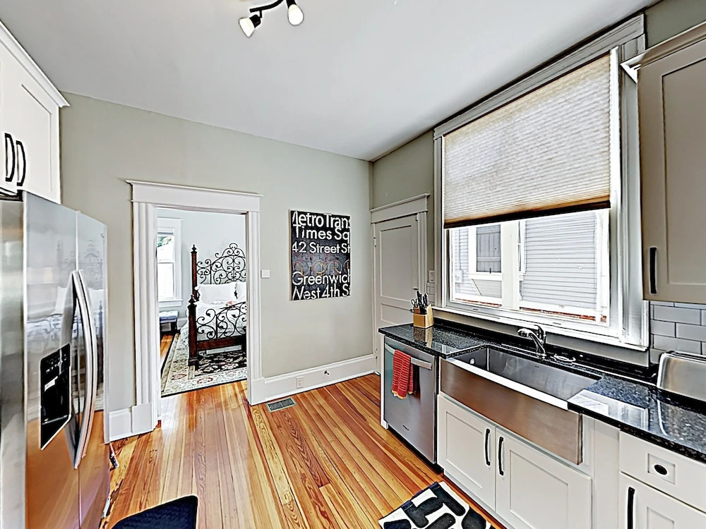 New Listing! Classic Charm In The City W/ Sunroom 4 Bedroom Duplex