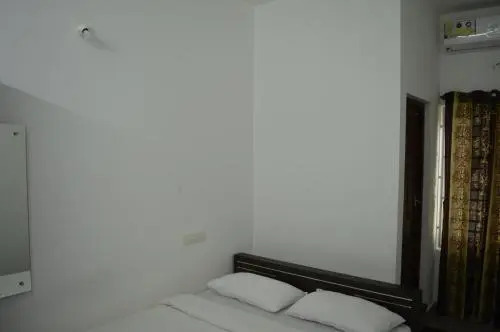 Tripstays 4085