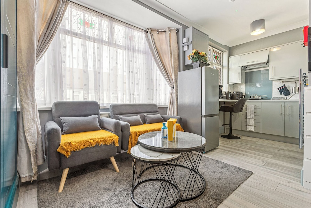 Imperial Inn Apartments