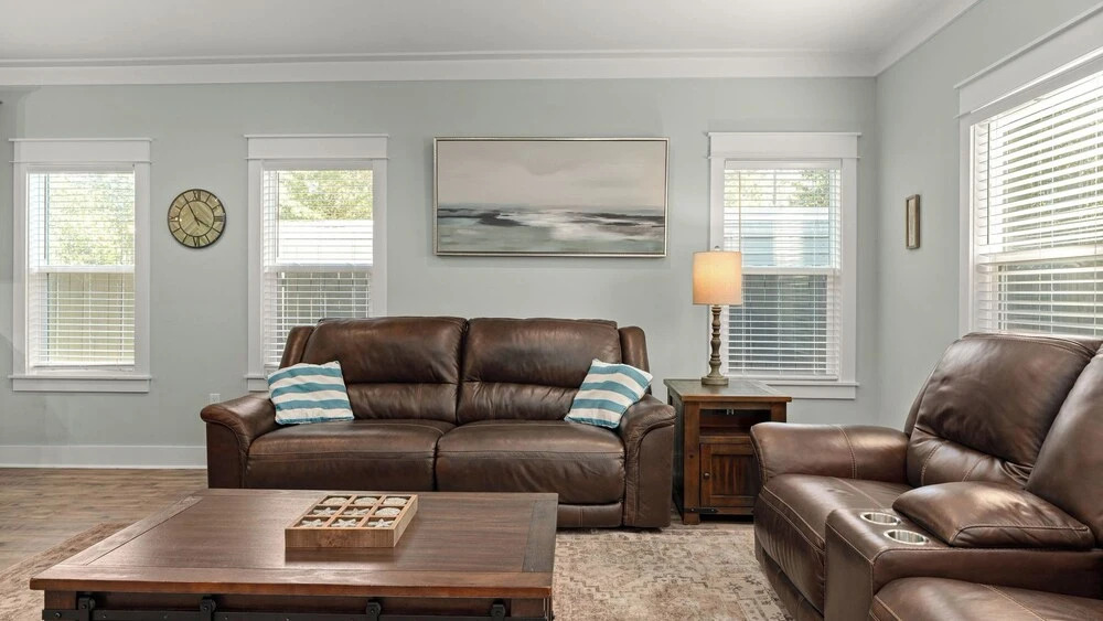 Central Pines by Avantstay 30A Wooded Retreat Hot Tub + Private Yard Near Beaches
