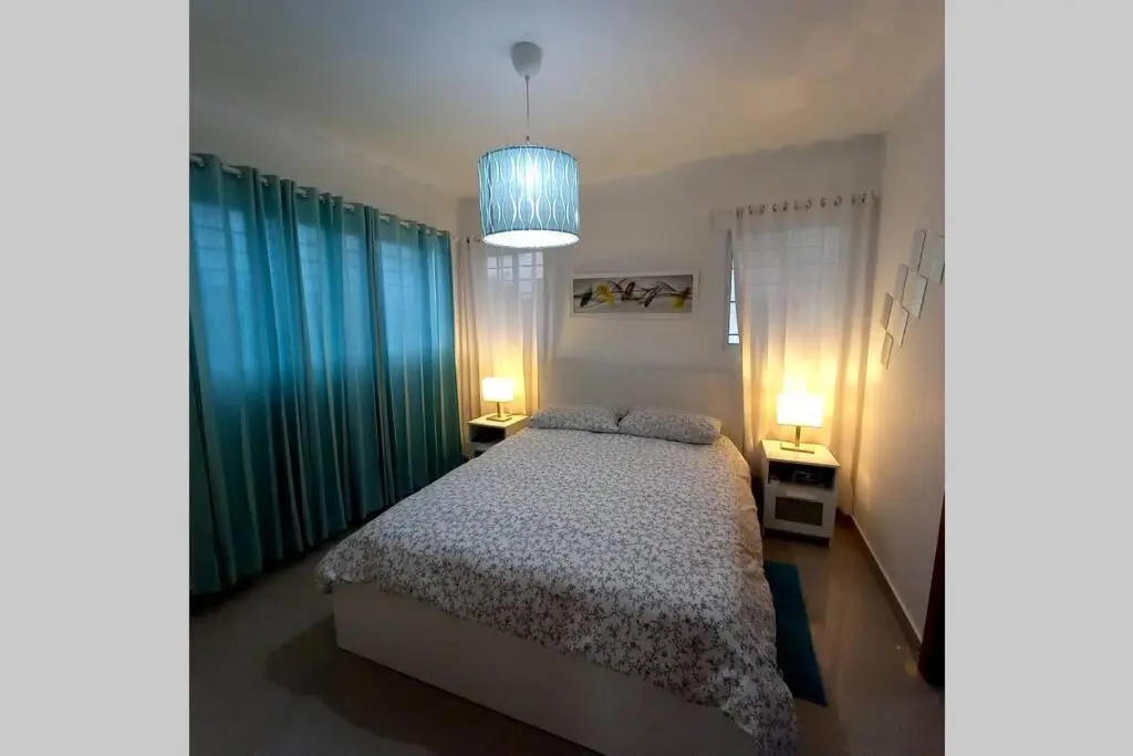 Confortable apartamento de 3 tres habitaciones, con hermosa vista de area verde, ademas de piscinas y juegos infantiles en area recreativa